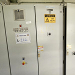 01 ARMÁRIO PAINEL ELÉTRICO 2 PORTAS COM INVERSOR DE 4 SIEMENS, MODELO: SINAMICS POWER MODULE 240-2, MOTOR: 4KW, TENSÃO ENTRADA 380-480V