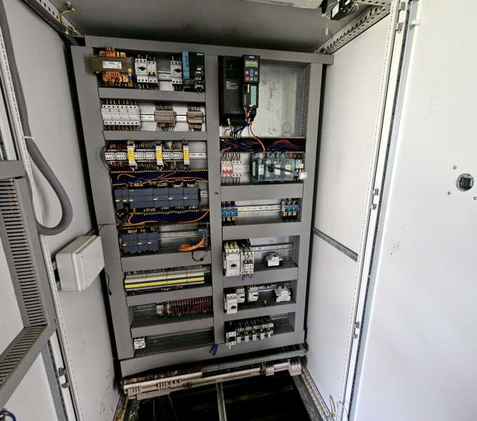 01 ARMÁRIO PAINEL ELÉTRICO INVERSOR DE 3 SIEMENS, MODELO: SINAMICS POWER MODULE 240, MOTOR: 3KW, TENSÃO ENTRADA: 380-480V