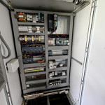 01 ARMÁRIO PAINEL ELÉTRICO INVERSOR DE 3 SIEMENS, MODELO: SINAMICS POWER MODULE 240, MOTOR: 3KW, TENSÃO ENTRADA: 380-480V
