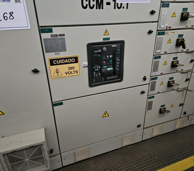 01 PAINEL TRIPLO C/ DISJUNTOR GERAL E AUTOMOÇÃO C/8
