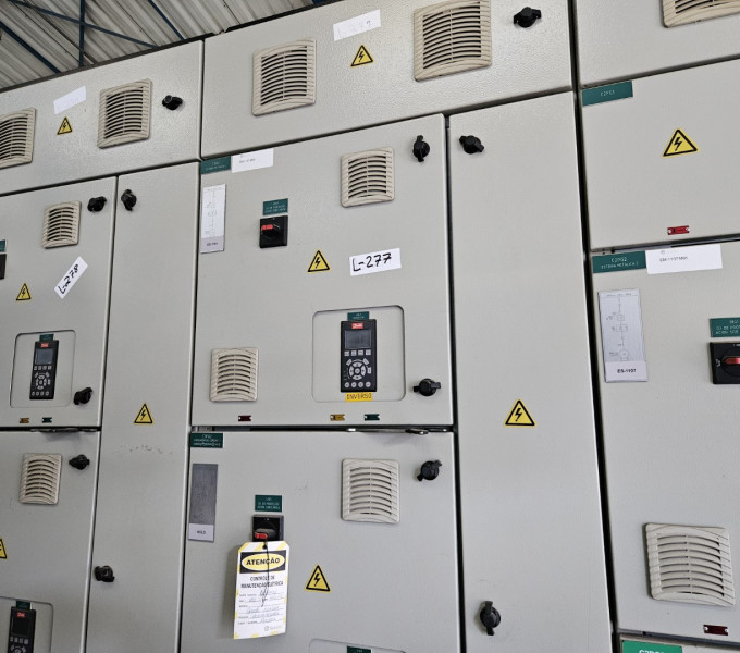 01 PAINEL TRIPLO C/ 2 INVERSORES; 01 SOFT START C3PGI