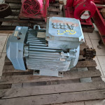01 MOTOR ELÉTRICO ABB (SEM USO)