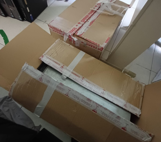 3 APARELHOS TELEVISORES, DIV. TELEFONES FIXOS CISCO, DIV. TECLADOS DE COMPUTADOR, DIV. CPU, DIV. MONITORES, 4 SERVIDORES, 3 IMPRESSORAS, 3 APARELHOS DE CONFERÊNCIA, DIV. NOTEBOOK, 1 AR CONDICIONADO, 1 MESA, 1 CADEIRA COM RODAS, 1 ARMÁRIO