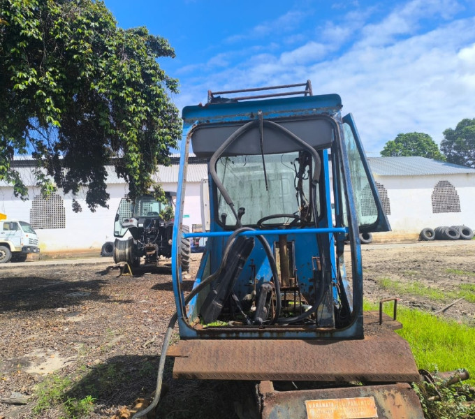 CARREGADEIRA NEW HOLLAND TS 6000 DANIFICADA, ANO 2011, DANIFICADA, FROTA 0620005, CHASSI ZBCE91735, (OBS: CABINE DANIFICADA, COM MOTOR), NÃO VAI A MEIA LANÇA