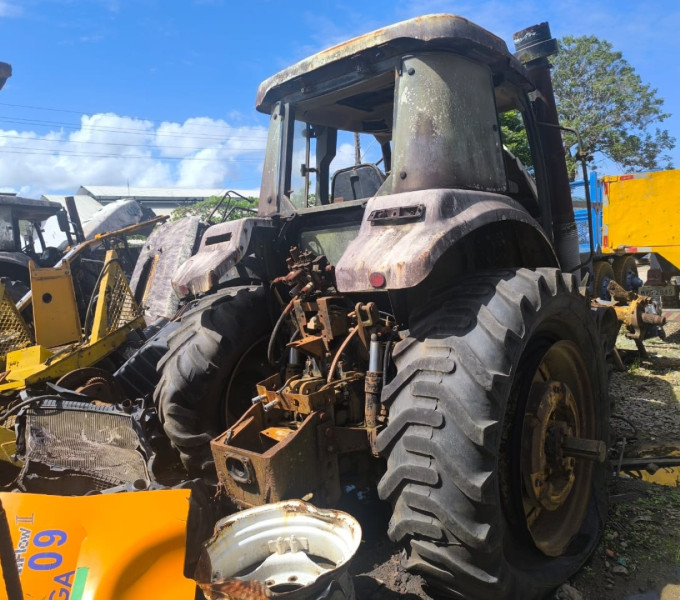 TRATOR YTO 1804, ANO 2011, FROTA 0520021, CHASSI  31190347, (OBS: DESMONTADO, SUCATEADO)
