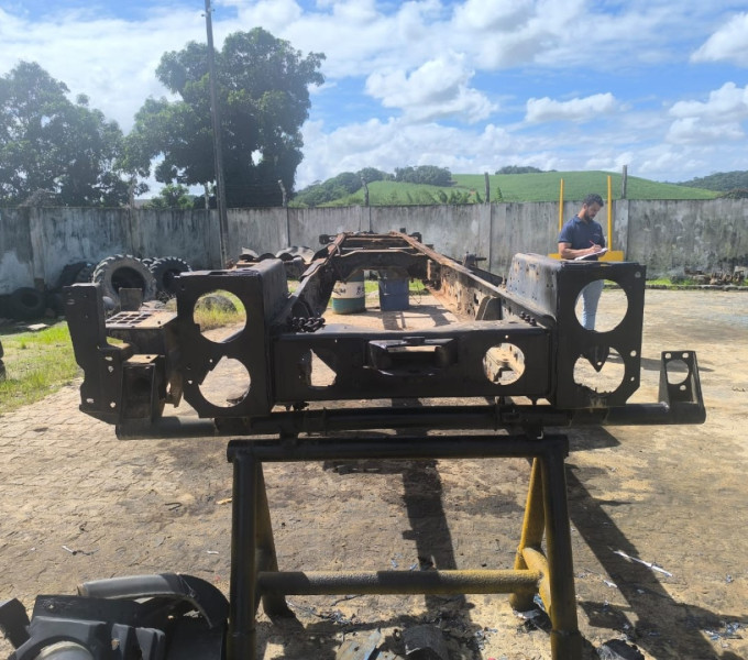 CHASSI CAMINHAO 31330, FROTA 0420063, PLACA PFS 4966, CHASSI 9536Y826XDR330146, ANO 2013-2014(OBS: SEM CABINE, TEM DOCUMENTO, )