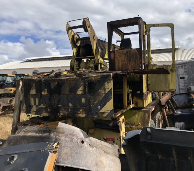 GUINDASTE  TADANO, MBB L 2219, ANO 1974, FROTA 0420003, CHASSI 34540212003797, PLACA KJD 0188, (OBS: SEM MOTOR, SEM CAIXA,SEM RESTRIÇÃO)