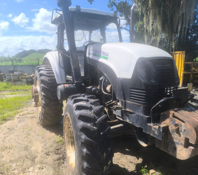 TRATOR YTO 1804, ANO 2011, FROTA 0520032, CHASSI 31190624, RODANDO, (OBS: EMBREAGEM DEFEITO, CABINE REGULAR, SEM AR, SEM BRAÇO HIDRAULICO)