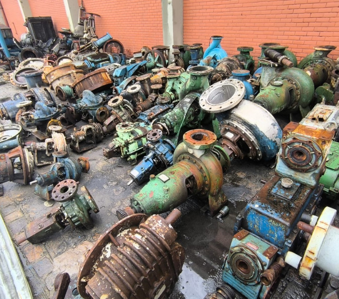 DIVERSAS BOMBA CENTRIFUGAS,  DE AGUA, CALDO,  (APROX. 10 TONELADAS)