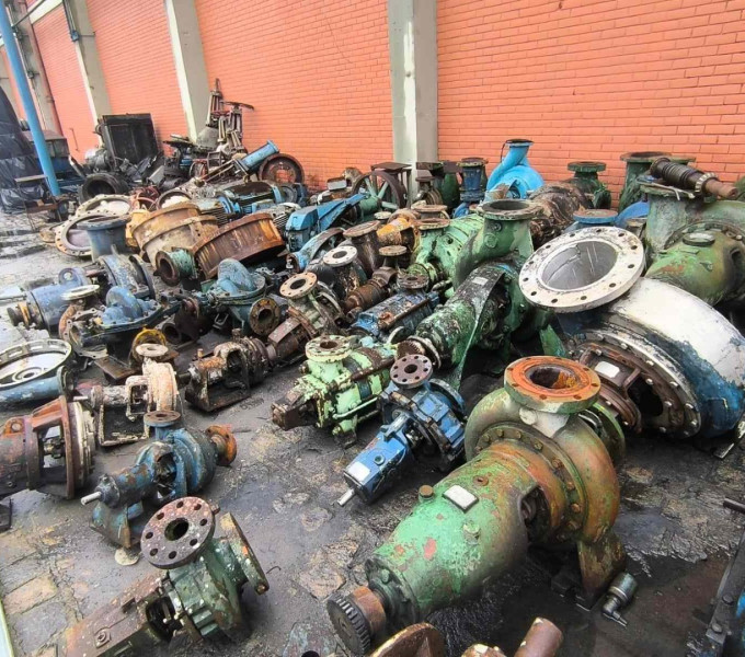 DIVERSAS BOMBA CENTRIFUGAS,  DE AGUA, CALDO,  (APROX. 10 TONELADAS)