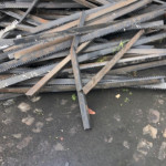 02 VALVULAS FERRO FUNDIDO DE 8 E 10", 02 MANCAIS DE FERRO FUNDIDO, 02 BALANÇAS DE AC, 01 TANQUE DE FIBRA QUEBRADO, 01 MESA DE CORTE VERTICAL, DIVERSAS CALHAS DE PLASTICO DE RESFRIAMENTO