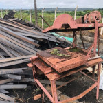 02 VALVULAS FERRO FUNDIDO DE 8 E 10", 02 MANCAIS DE FERRO FUNDIDO, 02 BALANÇAS DE AC, 01 TANQUE DE FIBRA QUEBRADO, 01 MESA DE CORTE VERTICAL, DIVERSAS CALHAS DE PLASTICO DE RESFRIAMENTO