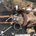 02 VALVULAS FERRO FUNDIDO DE 8 E 10", 02 MANCAIS DE FERRO FUNDIDO, 02 BALANÇAS DE AC, 01 TANQUE DE FIBRA QUEBRADO, 01 MESA DE CORTE VERTICAL, DIVERSAS CALHAS DE PLASTICO DE RESFRIAMENTO