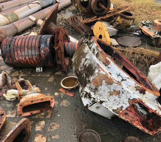 01 MOTOR, EIXO SEPARADO, S/ IDENTIFICAÇÃO