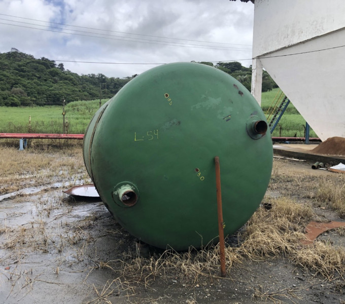 01 TANQUE DE AGUA ABERTO AC, 5 MIL LITROS APROX.