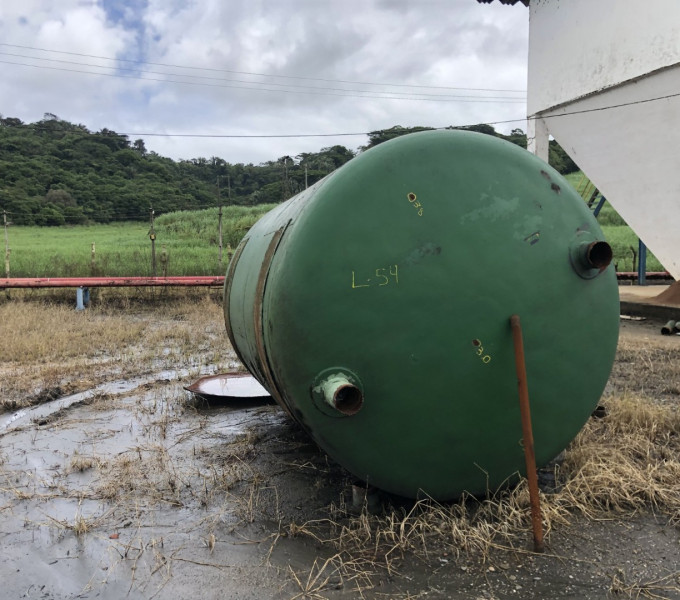 01 TANQUE DE AGUA ABERTO AC, 5 MIL LITROS APROX.