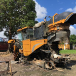 COLHEDORA VALTRA BE 1035E, ANO 2015, FROTA 0920004, CHASSI 2015S00025,(OBS: MOTOR BOM, PAROU FUNCIONANDO, TEM ESTEIRA RODANTE, ELEVADOR FORA DO LUGAR, BOMBAS BOAS)