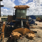COLHEDORA VALTRA BE 1035E, ANO 2015, FROTA 0920006, CHASSI 2015S00041, (OBS: PAROU FUNCIONANDO, TA SEM UNIDADE, SEM CAMOREI, TA SEM ESTEIRA, SEM DIVISOR DE LINHA LADO DIREITO, CABINE BOA, ROLO TOMBADOR FORA, ELEVADOR FORA DO LUGAR)