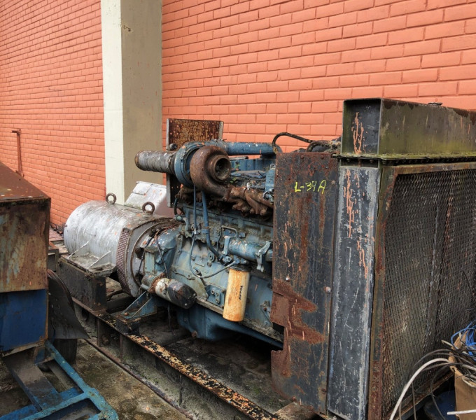 01 GERADOR WEG 400KVA