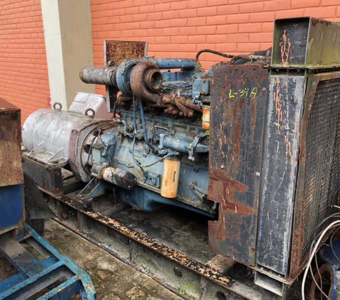 01 GERADOR WEG 400KVA