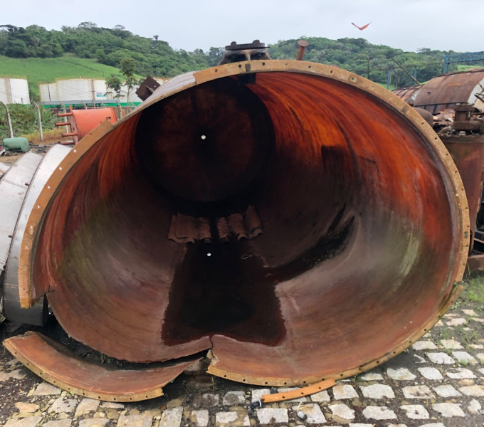 01 TANQUE DE FIBRA QUEBRADO