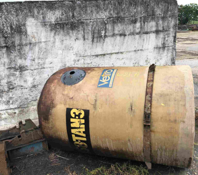 01 TANQUE DE FIBRA 1200MM / 1700 DE ALTURA