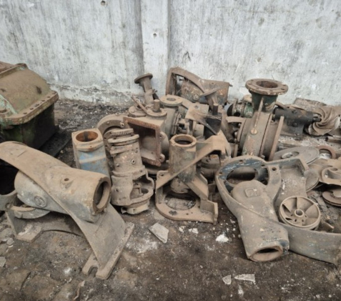 16 cavaletes e corpos de bomba centrifugas AC
