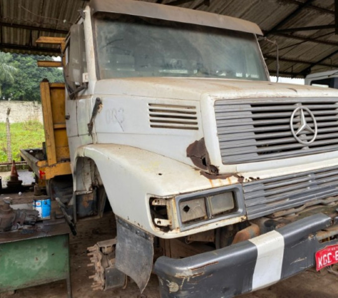 Caminhão Mercedes Carroceria prancha 25 MODELO: 2638