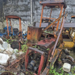 3 carcaças de carregadeira massey, ferguson, (1 carcaças de trator case, 2 Trator Massey Ferguson)