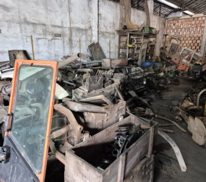 Sala Almoxarifado II: Grande qtd. De peças, componentes para agricola, motores a combustão, caixa de transmissão, Blocos de motor, radiadores, Embreagens, Braços hidraulicos, APROX. 200 TON. $1.00 P/KG