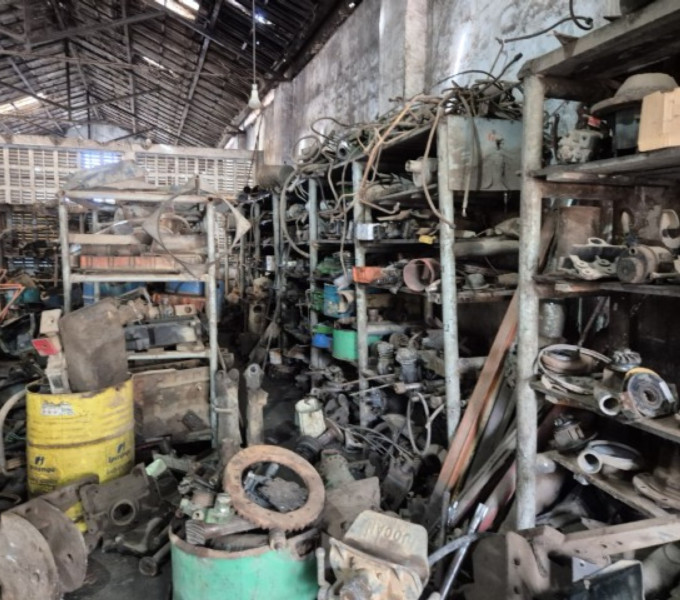 Sala Almoxarifado II: Grande qtd. De peças, componentes para agricola, motores a combustão, caixa de transmissão, Blocos de motor, radiadores, Embreagens, Braços hidraulicos, APROX. 200 TON. $1.00 P/KG