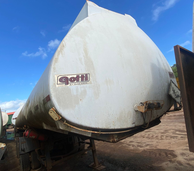 Semi Reboque Tanque GOTTI, 2015, modelo SRTQL3E 101, 03 EIXOS