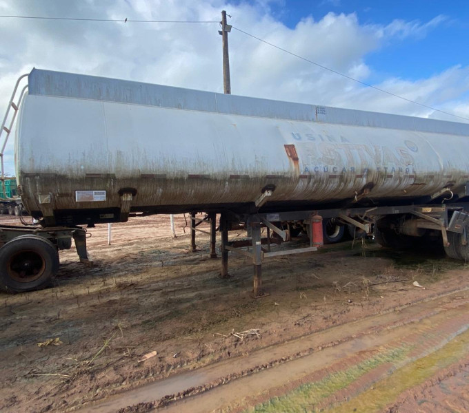 Semi Reboque Tanque GOTTI, 2015, modelo SRBTL3E 095,  03 Eixos C/ quinta roda