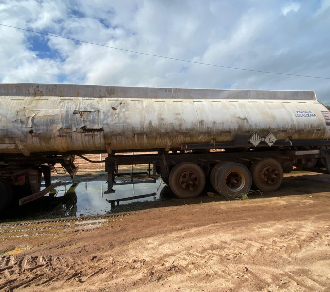 Semi Reboque Tanque GOTTI, 2015, modelo SRTQL3E 101, 03 EIXOS