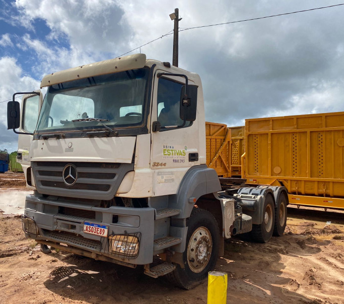 Caminhão Cavalo Mecânico VOLVO FMX 480, branco, 2011, Placa: EYC-0516