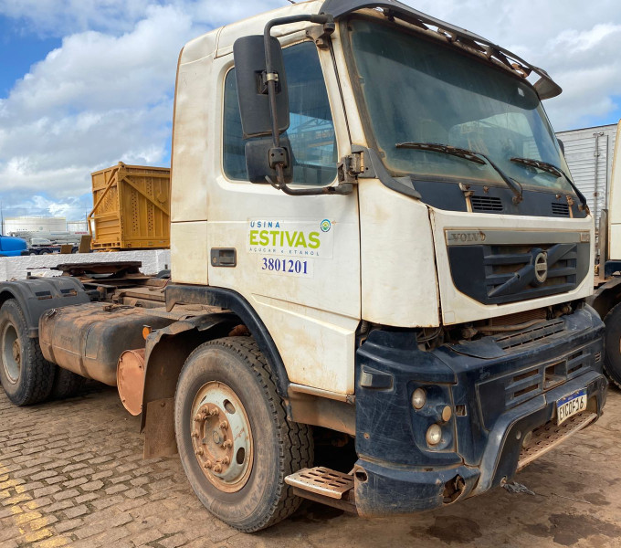 Caminhão Cavalo Mecânico VOLVO FMX 480, branco, 2011, Placa: EYC-0516
