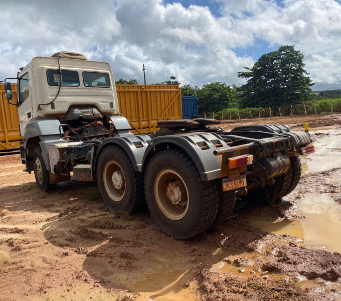 Caminhão Cavalo Mecânico VOLVO FMX 480, branco, 2011, Placa: EYC-0516