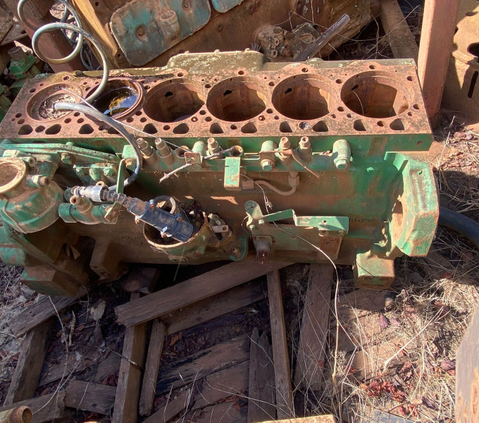 Motor a combustão John Deere 6 cilindros
