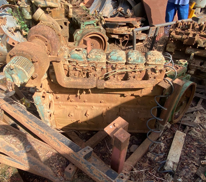 Motor a combustão Mercedes-Benz 6 cilindros