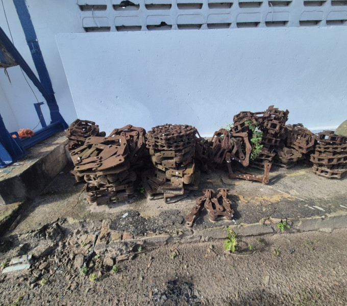 Correntes metálicas aprox. 2700 kg