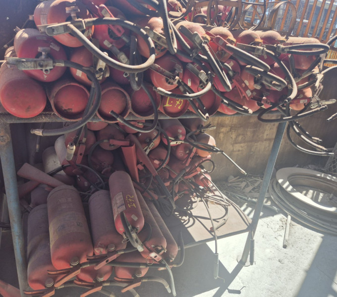 GRANDE QTD EXTINTORES DE INCENDIO DESCARREGADOS: 70 PÓ BC 6KG, 10 CO2 6KG, 9 CO2 4KG, 8 AGUA, 6 ABC 9KG