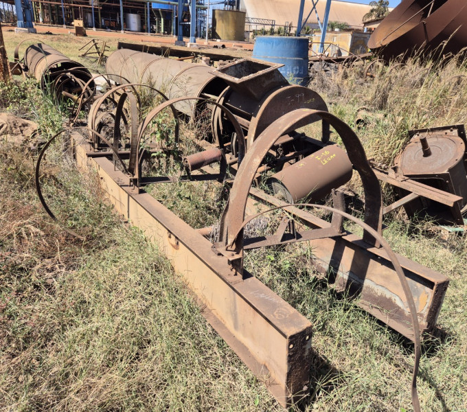 ESTRUTURA DE ESTEIRA TRANSPORTADORA
