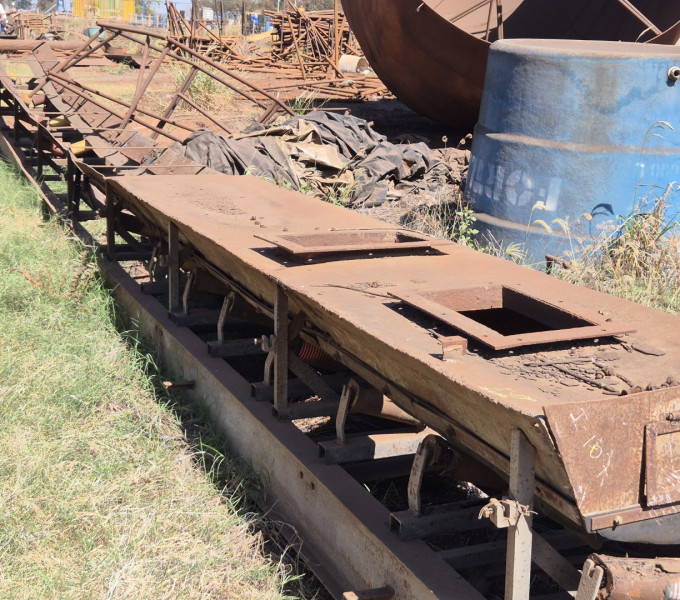 ESTRUTURA DE ESTEIRA TRANSPORTADORA
