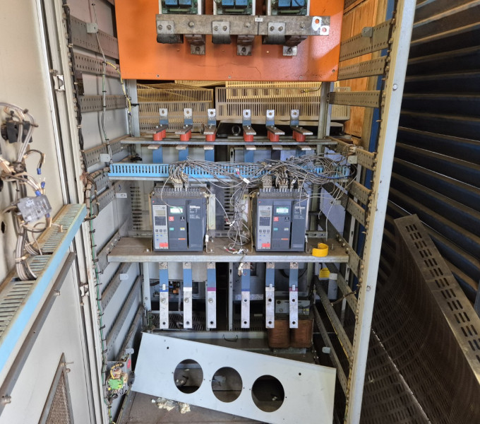 PAINEL ELETRICO C/ RETIFICADOR E BARRAMENTOS, DISJUNTORES