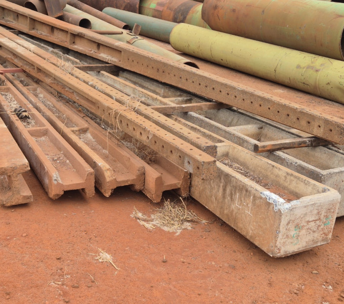 09 POSTES DE CONCRETO ALTA TENSÃO