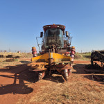 COLHEDORA CASE A8800 COMPLETA + MATERIAL DE COLHEDORA JONH DEERE