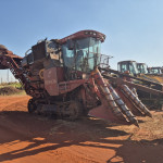 COLHEDORA CASE A8800 COMPLETA + MATERIAL DE COLHEDORA JONH DEERE