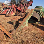 COLHEDORA CASE A8800 COMPLETA + MATERIAL DE COLHEDORA JONH DEERE