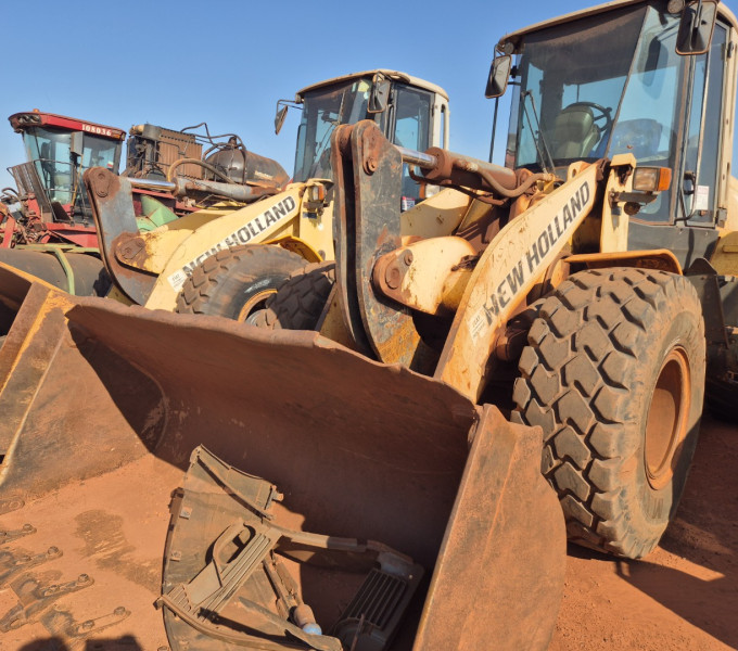 PÁ MECANICA NEW HOLLAND TM170ZB, 2012