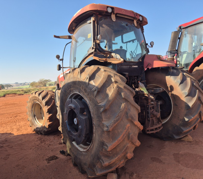 TRATOR DE PNEUS CASE 225, 2014, HCCZC225KDCR17018